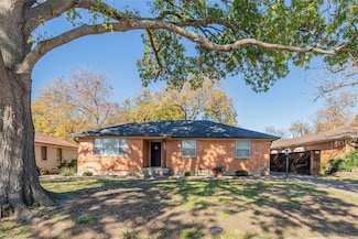 8331 Cabrera Dr, Dallas, TX 75228