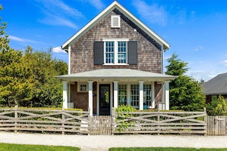 81 Compass St, Pacific Beach, WA 98571