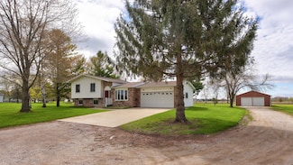 10655 W Tittabawassee Rd, Freeland, MI 48623