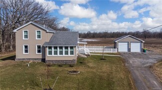 6721 Rapids Rd, Lockport, NY 14094
