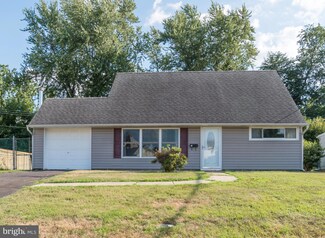 37 Eventide Ln, Levittown, PA 19054