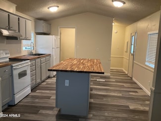 2292 N Ironwood Dr Unit 102, Apache Junction, AZ 85120