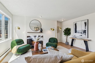 8534 Phinney Ave N Unit 202, Seattle, WA 98103