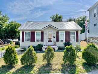 343 Bartlett St, Manchester, NH 03102
