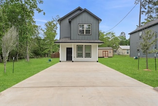 705 Little River Dr, Montgomery, TX 77316