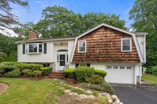 4 Pierce St, Walpole, MA 02081