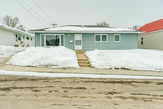 1004 Summit Blvd, Bismarck, ND 58504