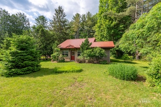 29 Roscoe Rd, Elizabethtown, NY 12932