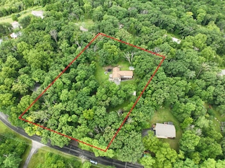 N6089 Lyons Rd, Burlington, WI 53105