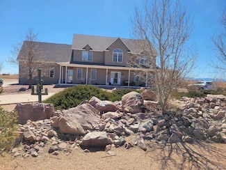 1394 E Kiva Dr, Pueblo, CO 81007