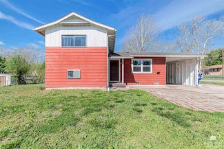 1618 Custer Rd, Junction City, KS 66441