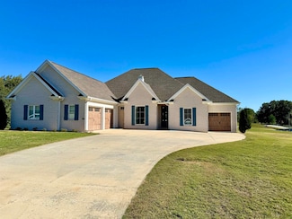 186 Eastwood Ln, Killen, AL 35645