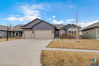 6413 S Vineyard Ave, Sioux Falls, SD 57108