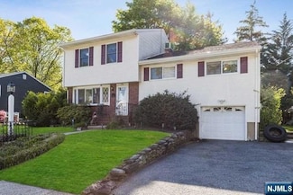 106 Pleasant St, Dumont, NJ 07628