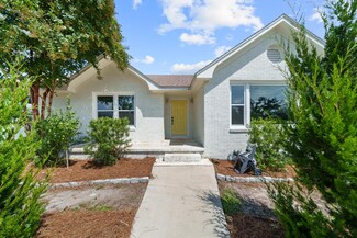 102 N Cove Blvd, Panama City, FL 32401