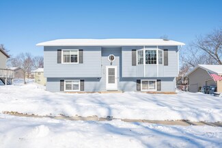 4533 3rd St NW, Rochester, MN 55901