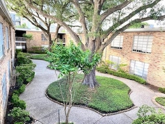 2101 Fountain View Dr Unit 77, Houston, TX 77057