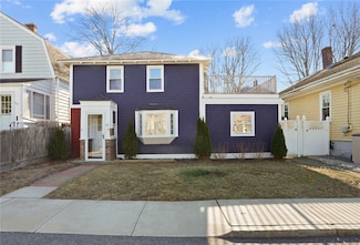 15 Curry Ave, Newport, RI 02840