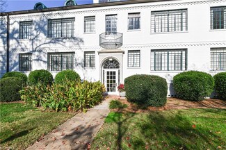 1700 N Elm St Unit B6, Greensboro, NC 27408