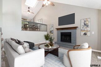 3272 Tammy St, Bellevue, NE 68123