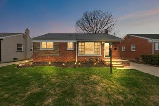 6737 Burnly St, Garden City, MI 48135