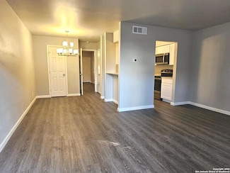 2811 Woodbury Dr Unit 302, San Antonio, TX 78217
