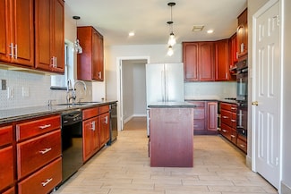 7626 Coachwood Dr, Houston, TX 77071
