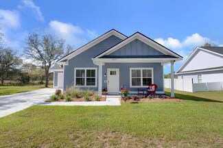 1665 Ashantilly Dr, Darien, GA 31305