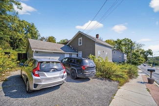 72 Main St, Bloomingburg, NY 12721