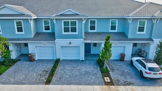 542 Sanderling Cir, Deerfield Beach, FL 33442
