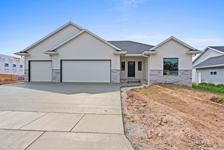 1217 Bay Mist Dr, Green Bay, WI 54311