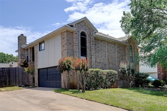 5630 Cancun Dr, North Richland Hills, TX 76180