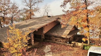 135 Iroquois Dr, Cherokee Village, AR 72529