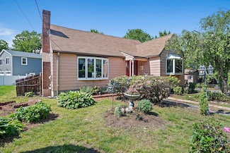 4 Merrow Ln, Stoneham, MA 02180