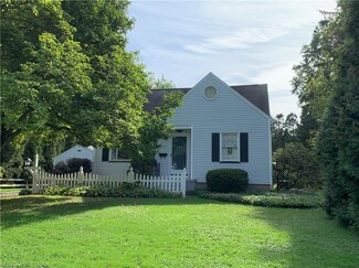 1171 Norwood St NW, Warren, OH 44485