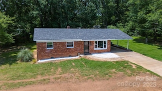 810 Hampton Place, Lenoir, NC 28645