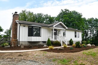 891 Maple Hill Rd, Castleton On Hudson, NY 12033