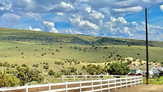 0 Los Arboles Unit 250052593, Sparks, NV 89441
