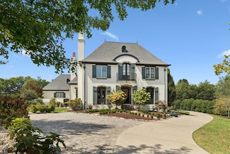 5521 Hawks Landing Dr, Arrington, TN 37014