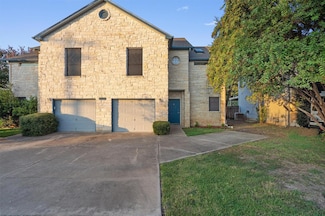 2913 Whisper Oaks Ln, Georgetown, TX 78628