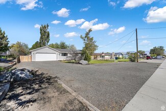 282 W Apple St, Grantsville, UT 84029