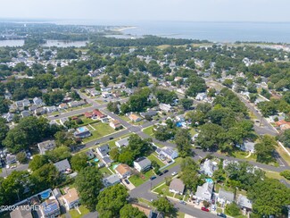 51 Poplar Ave, Hazlet, NJ 07734