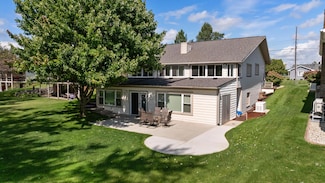 129 Kingsbury Dr, Brooklyn, MI 49230
