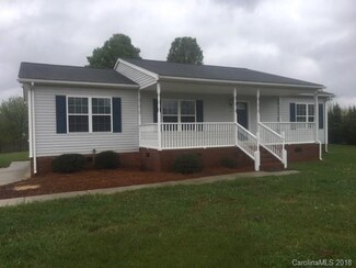 124 Kammerer Dr, Statesville, NC 28625