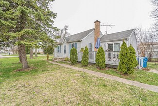 3931 N Park St, Westmont, IL 60559