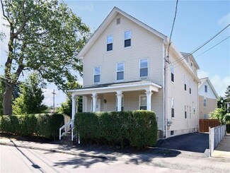 51 E Walnut St, Taunton, MA 02780