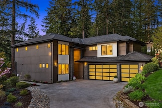 6560 NE Maxwell Ln, Bainbridge Island, WA 98110