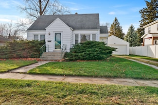 930 S Linda St, Hobart, IN 46342