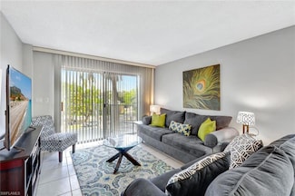 1300 Gulf Shore Blvd N Unit 407, Naples, FL 34102