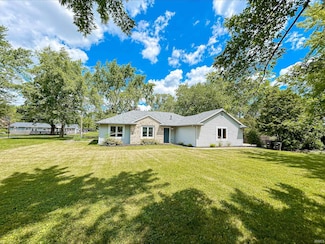 1905 Saint Joe Center Rd, Fort Wayne, IN 46825